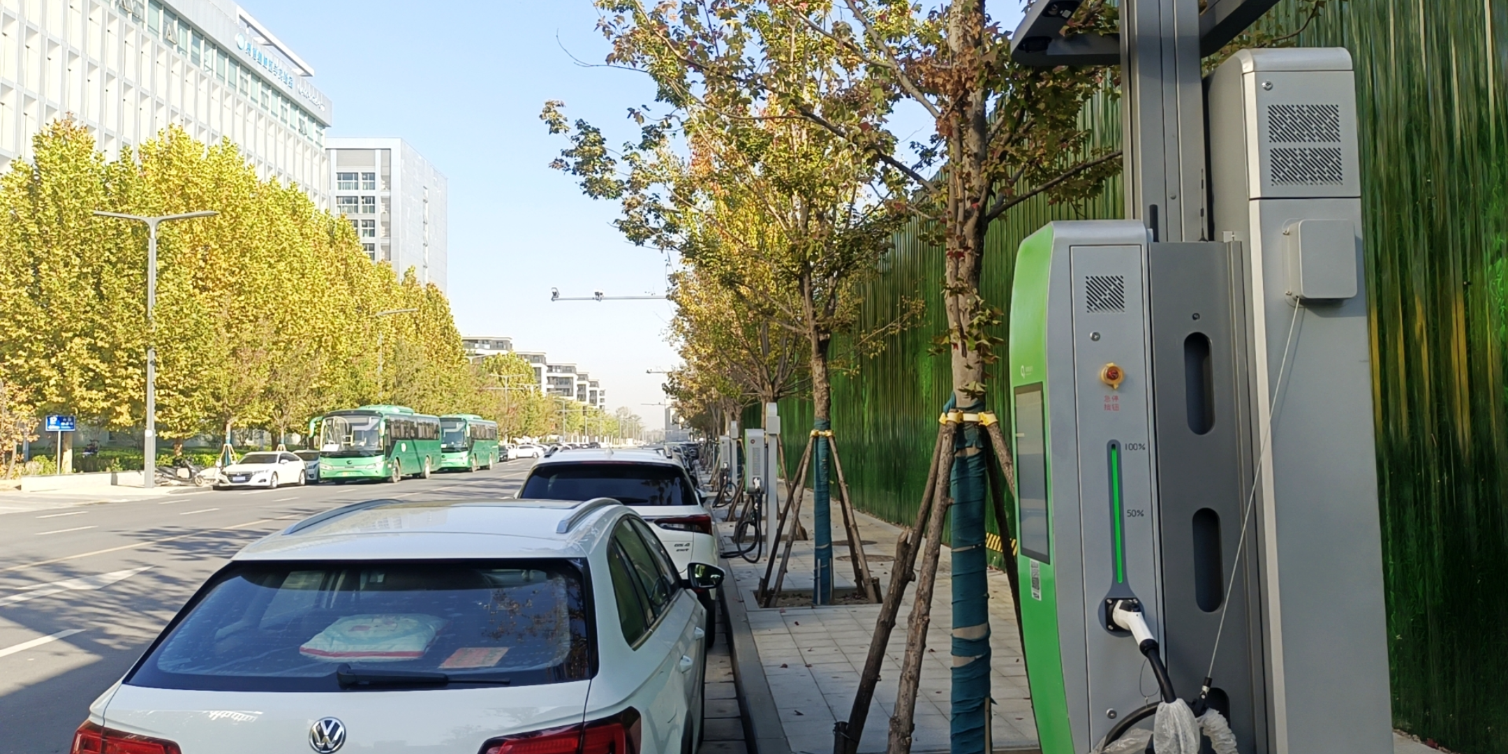 揭秘 | 為何大力投建青青儲充街邊站，華體科技這樣說→